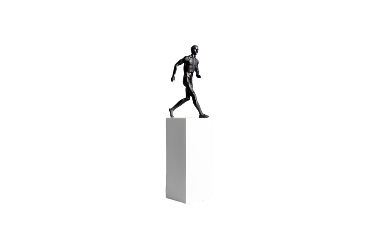 تحفة ديكورية مجسم لشكل رجل بقاعدة بيضاء  HT-69959