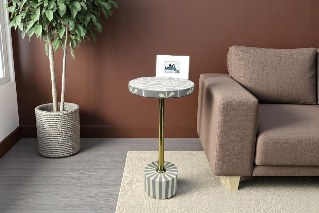 Round end table 69240