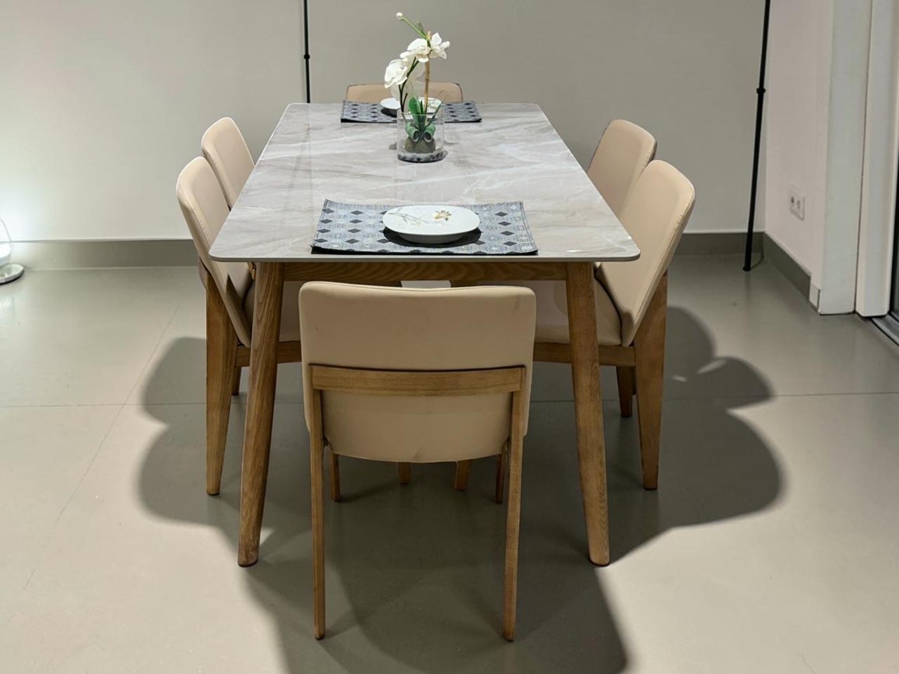 طاولة طعام  6 كراسي مودرن BT-011