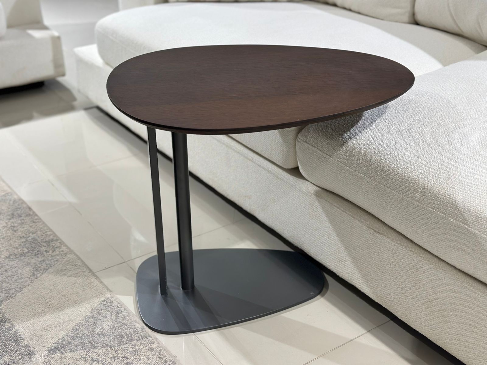 Modern side table 3534
